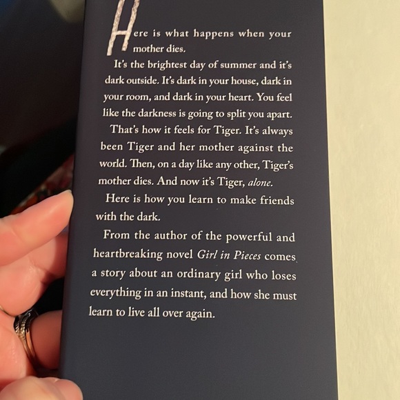 How to make friends with the dark book - Picture 2 of 4